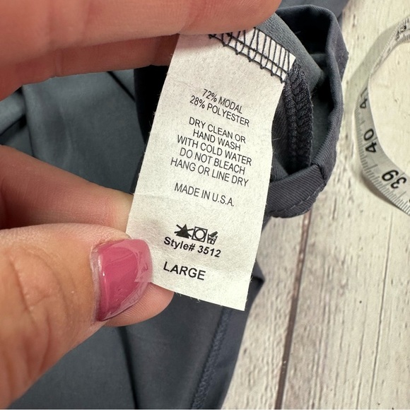 NWT entro boutique med grey crisscross v-neck basic modal top neutral layering - Picture 13 of 13